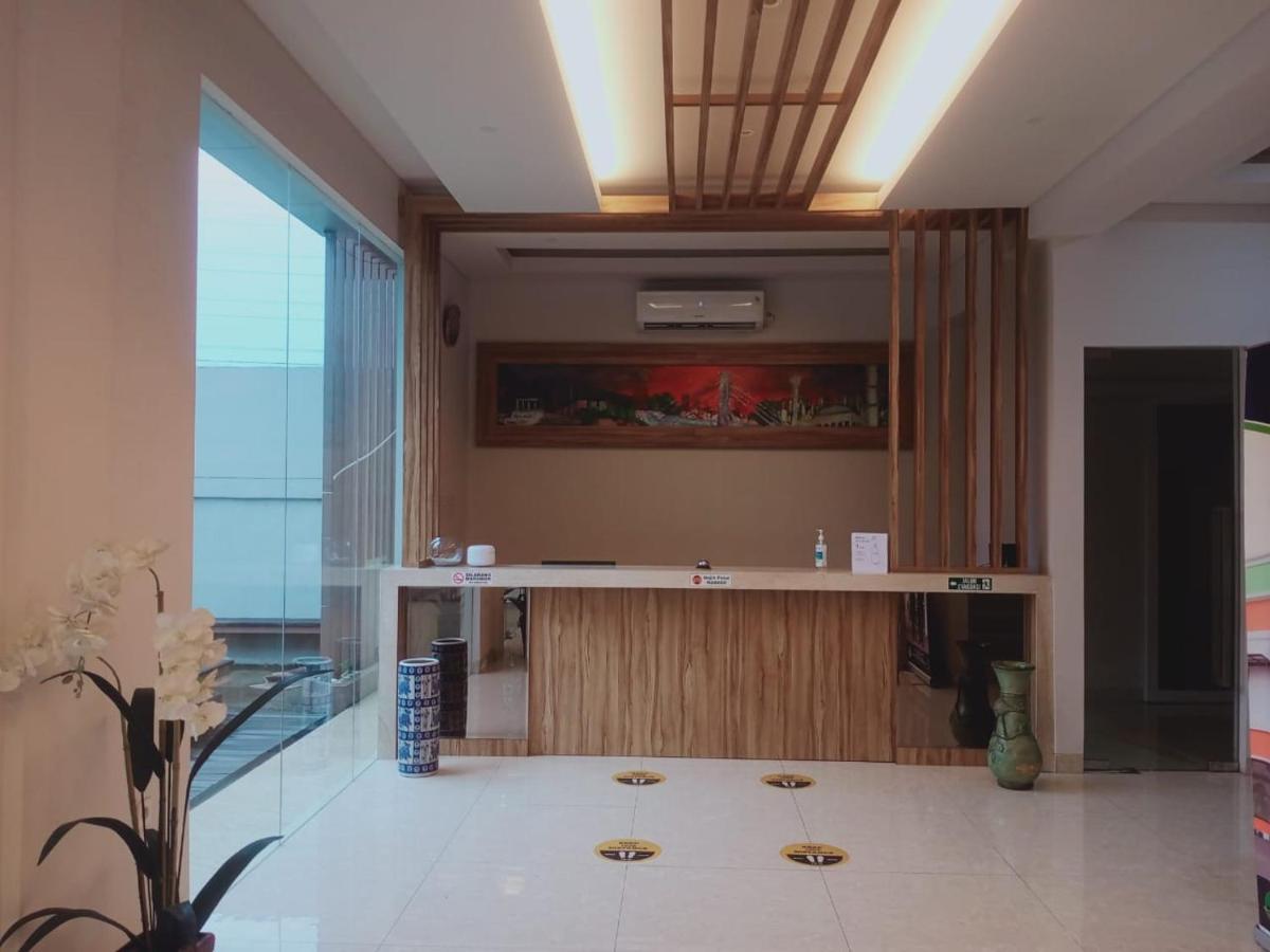 בנדונג Oyo 90102 Edotel Hotel By Dbest Hospitality מראה חיצוני תמונה