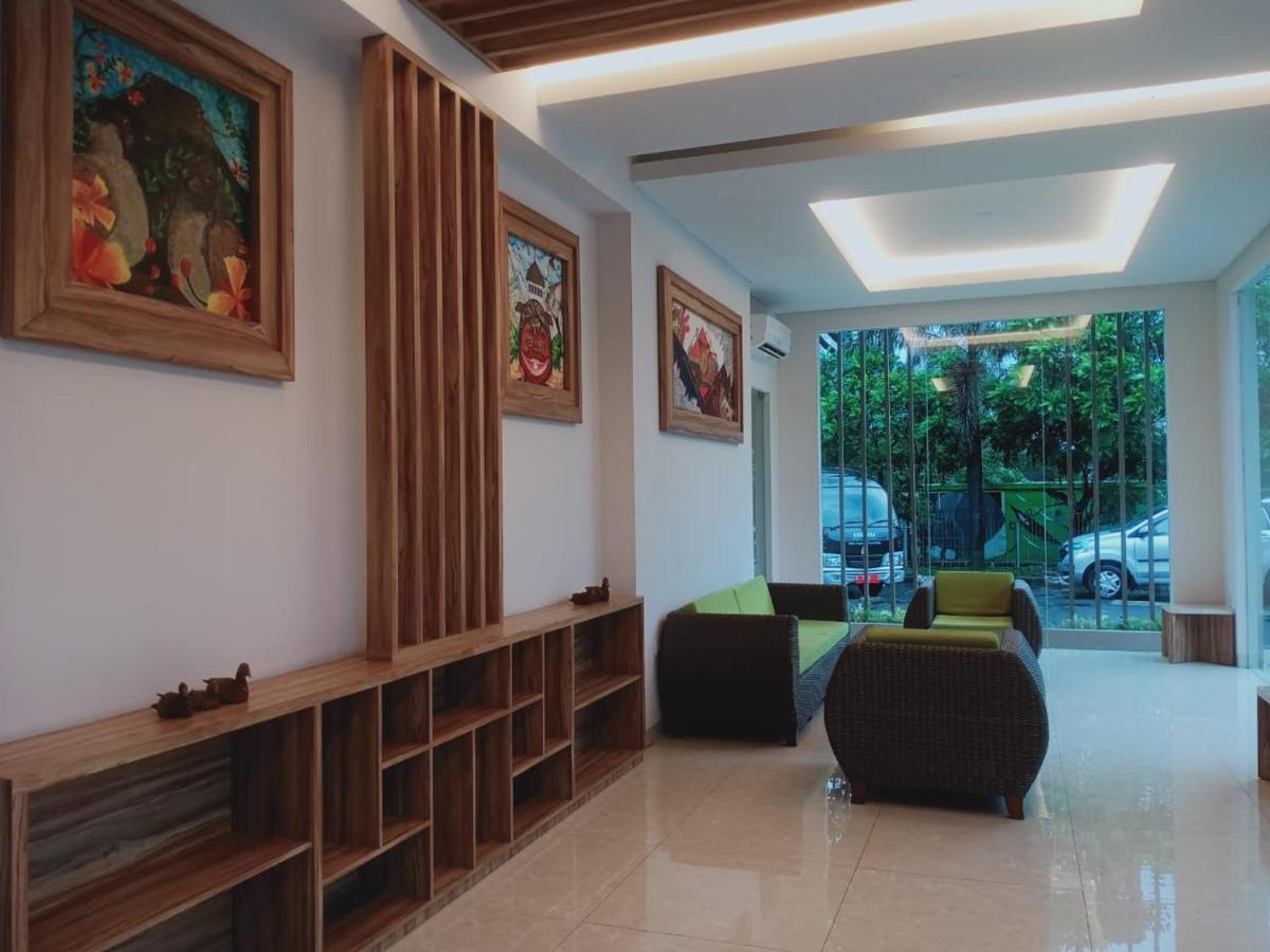 בנדונג Oyo 90102 Edotel Hotel By Dbest Hospitality מראה חיצוני תמונה