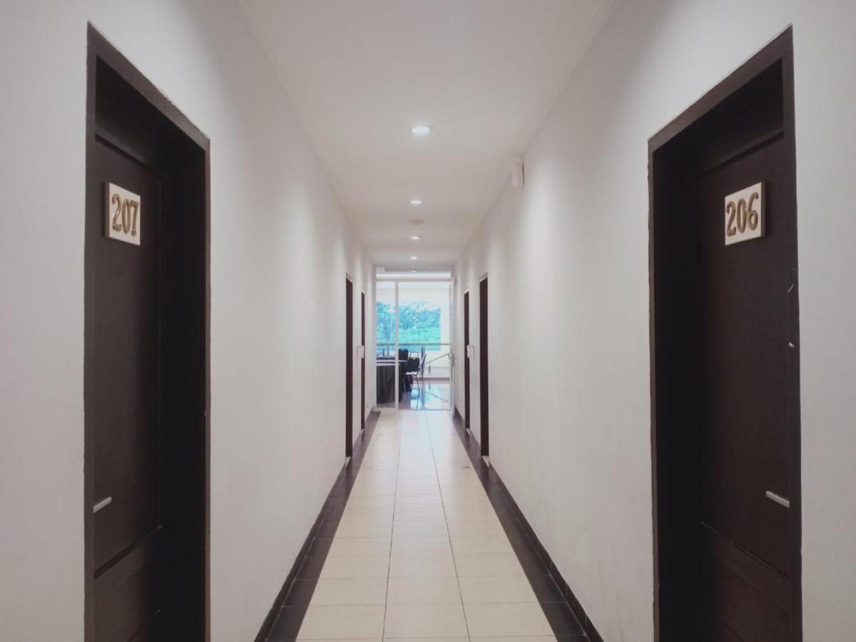 בנדונג Oyo 90102 Edotel Hotel By Dbest Hospitality מראה חיצוני תמונה