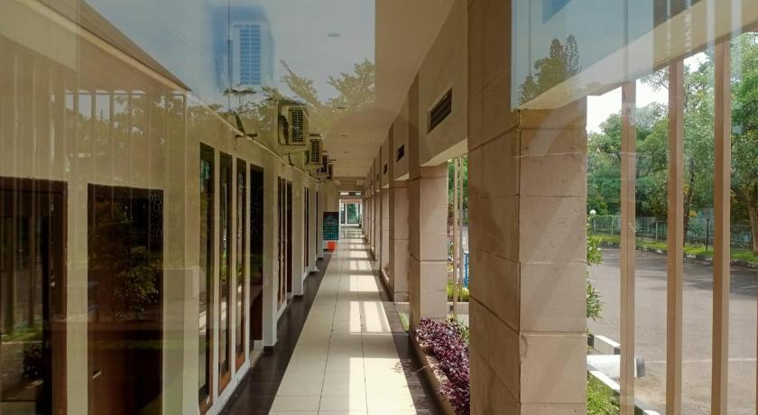 בנדונג Oyo 90102 Edotel Hotel By Dbest Hospitality מראה חיצוני תמונה
