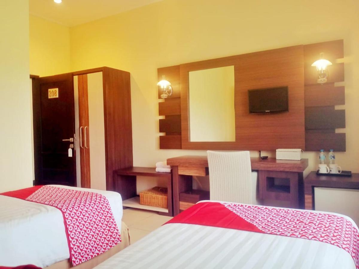 בנדונג Oyo 90102 Edotel Hotel By Dbest Hospitality מראה חיצוני תמונה